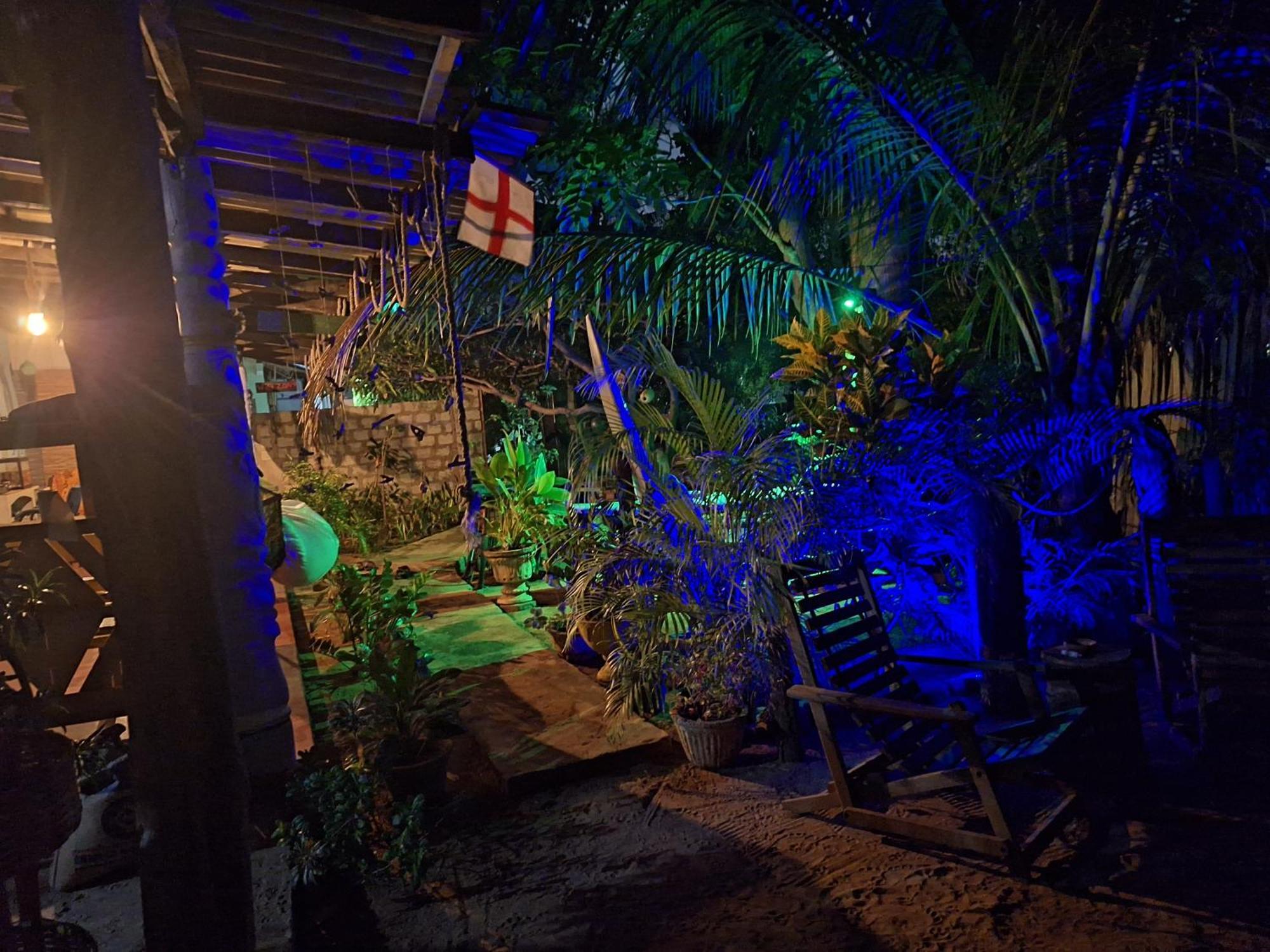 Akki'S Hostel Тринкомалі Екстер'єр фото